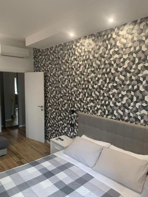 Nibu Appartamenti - Appartamento Centrale Comodo A Tutto, Anche A Villa Chiara 카살레키노 디 레노 외부 사진